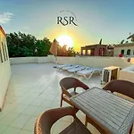 Apartment With A Private Roof Top , Pool , Garden