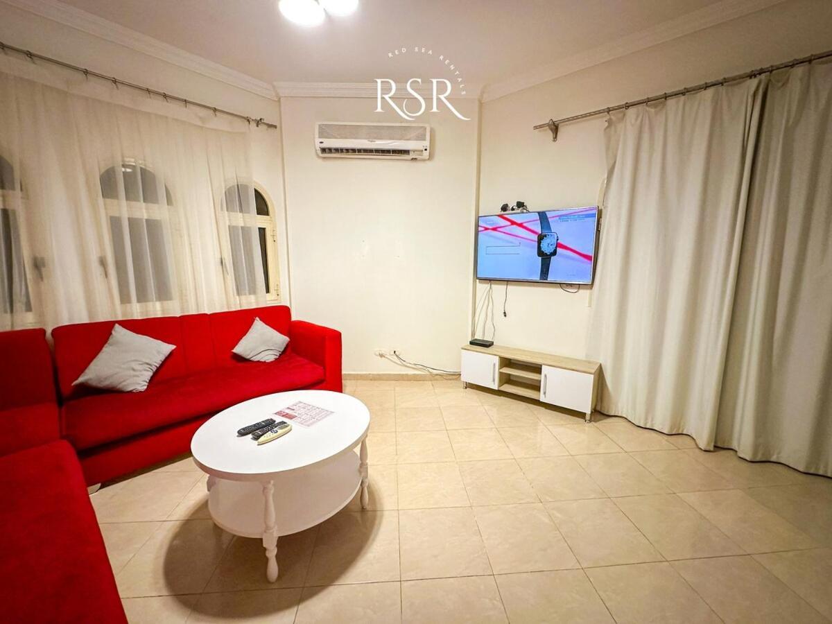 Apartament With A Private Roof , Pool , Garden