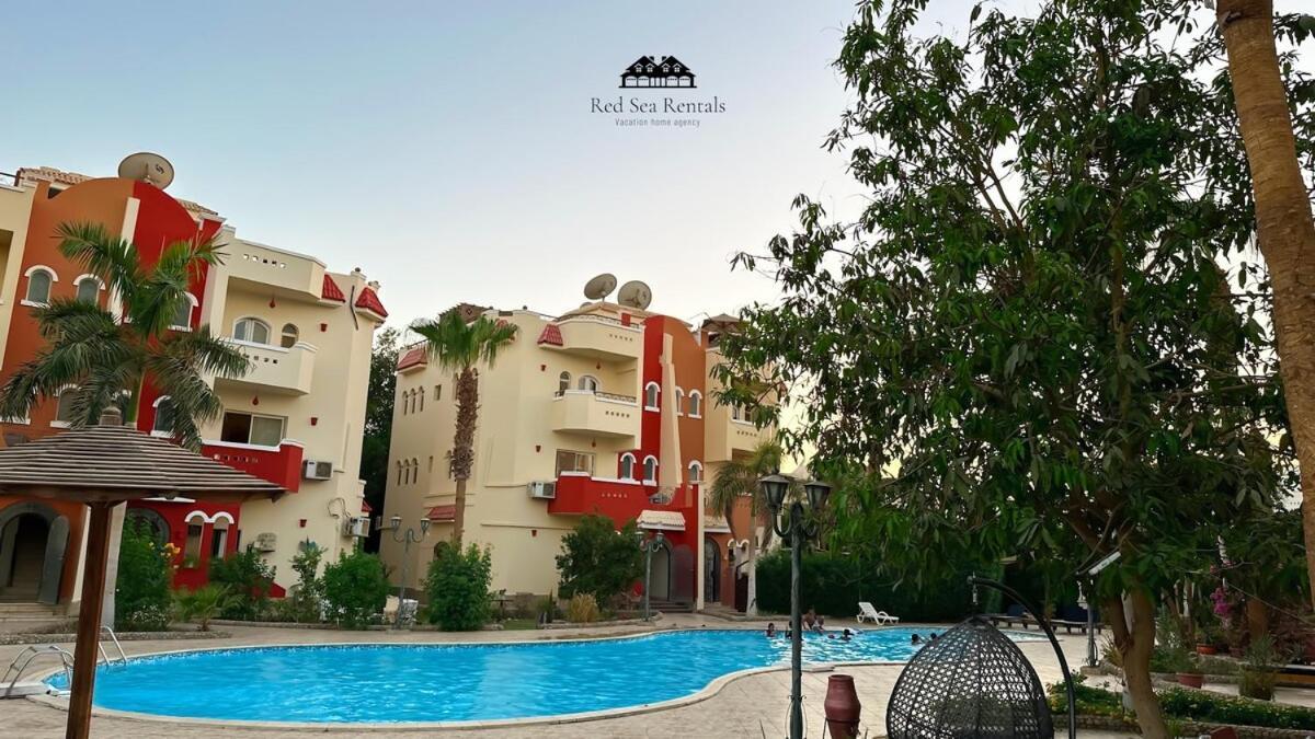 With A Private Roof , Pool , Garden Apartament Hurghada