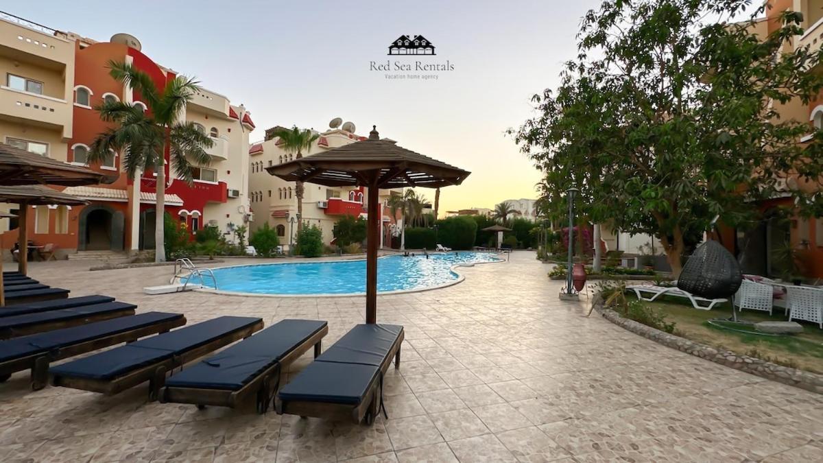 With A Private Roof , Pool , Garden Apartament Hurghada